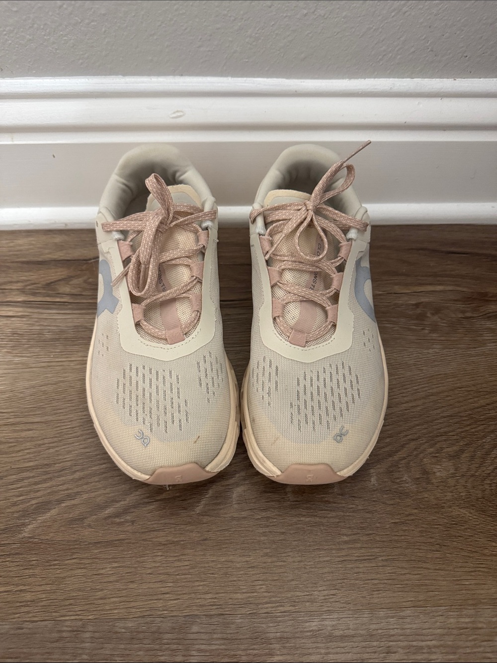 On Running Women's Cream and Light Blue Cloudflow Athletic Sneakers - Picture 2 of 4